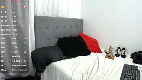 shayla_10 online show from 10/05/25, 10:51