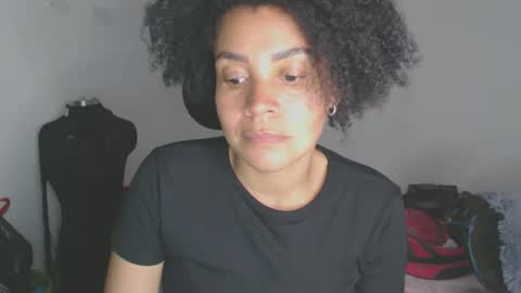 Shayna online show from 12/02/25, 01:00