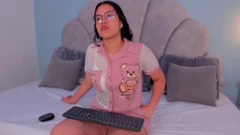 Snapshot of shayra_alina chatting on 06/14/26, 01:13 shayra_alina online show from 06/14/26, 01:13