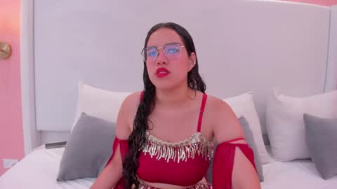 Snapshot of shayra_alina chatting on 07/26/26, 04:25 shayra_alina online show from 07/26/26, 04:25