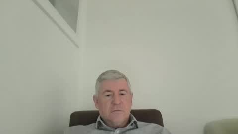 Snapshot of she52 chatting on 11/24/25, 01:44 she52 online show from 11/24/25, 01:44