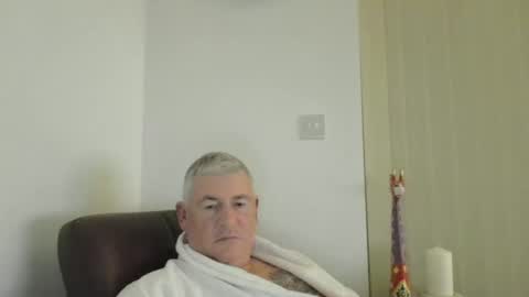 she52 online show from 12/20/25, 06:26