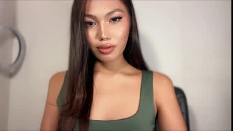 Snapshot of shealana69 chatting on 05/07/26, 02:44 MY IG Shealana69 online show from 05/07/26, 02:44