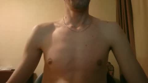 Snapshot of shedevr02 chatting on 04/12/26, 05:29 Roger online show from 04/12/26, 05:29