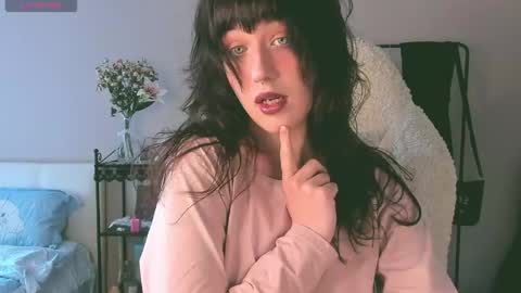 Snapshot of sheeny_shy chatting on 05/27/26, 10:56 Chiara online show from 05/27/26, 10:56