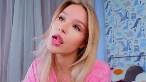 Snapshot of sheliamuyres chatting on 06/22/26, 02:13 Lina online show from 06/22/26, 02:13