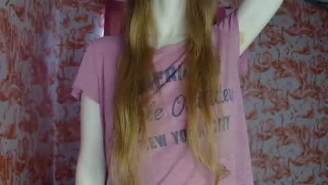 Snapshot of shelikessoymilk chatting on 06/20/26, 06:22 Erika online show from 06/20/26, 06:22