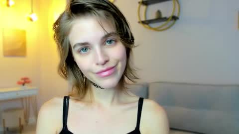 Snapshot of shelleyharn chatting on 09/09/25, 01:38 Alex online show from 09/09/25, 01:38