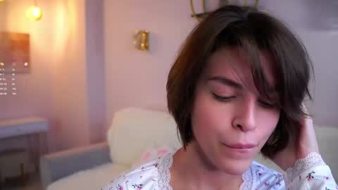Snapshot of shelleyharn chatting on 10/04/25, 01:25 Alex online show from 10/04/25, 01:25