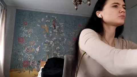 Snapshot of shellitomjack chatting on 11/05/25, 09:20 Mila online show from 11/05/25, 09:20