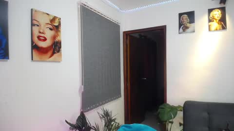 Shellsy H   online show from 01/29/25, 08:14