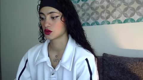 Snapshot of shelsy_d chatting on 04/15/26, 09:15 S H E L S Y online show from 04/15/26, 09:15