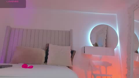 shelynna_azzul online show from 11/27/25, 07:49