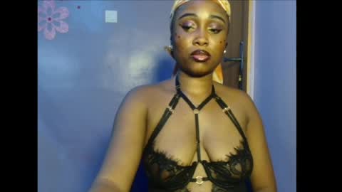 Snapshot of shena_xnomy chatting on 07/06/26, 03:14 Favour online show from 07/06/26, 03:14
