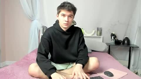 Max online show from 01/10/26, 05:42