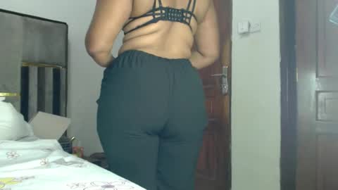 Snapshot of sherrysaa chatting on 02/16/25, 03:59 Sherry l online show from 02/16/25, 03:59