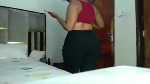 Snapshot of sherrysaa chatting on 02/17/25, 04:04 Sherry l online show from 02/17/25, 04:04