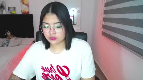 Snapshot of sheryl_stone2 chatting on 02/02/25, 06:15 Sheryl Stone2 online show from 02/02/25, 06:15