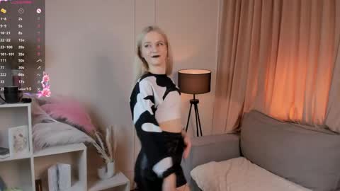 Sara online show from 04/25/26, 07:22