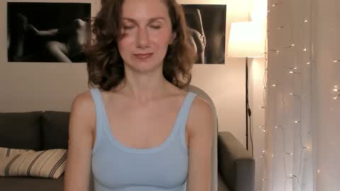 Snapshot of shesleepsnaked chatting on 06/09/26, 06:30 shesleepsnaked online show from 06/09/26, 06:30