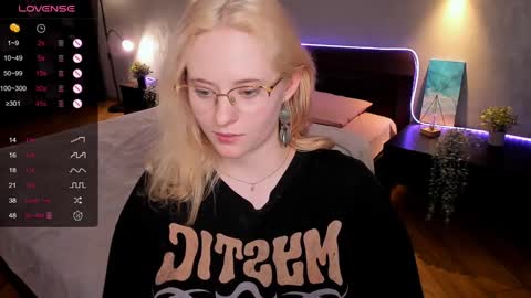 Hello guys my name is Aemilia online show from 02/04/25, 12:22