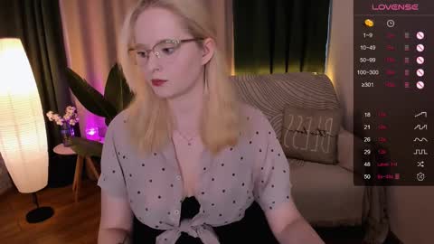 Hello guys my name is Aemilia online show from 03/11/25, 08:52