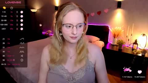 Hello guys my name is Aemilia online show from 12/01/25, 06:07