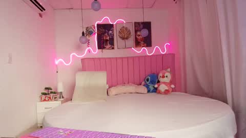 sheyla_vegas online show from 10/23/25, 04:45