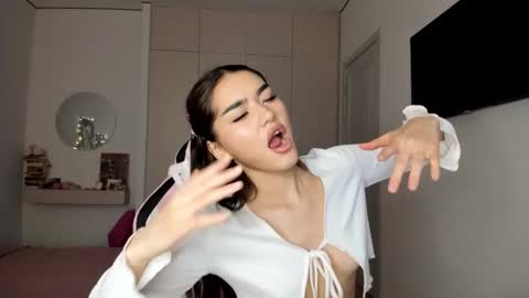 Shineel online show from 01/08/26, 03:42