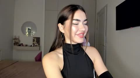 Shineel online show from 01/15/26, 02:27