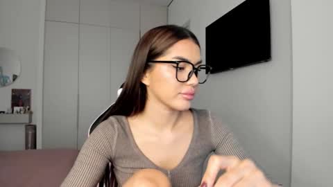 Shineel online show from 02/16/26, 05:25