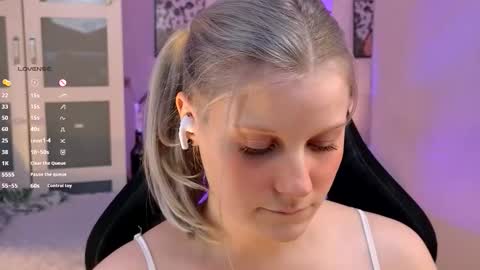 help me reach my first 25 thumbs up online show from 11/21/25, 09:57