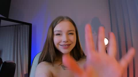 Snapshot of shiny_bell chatting on 12/31/24, 04:57 Bell 3 Next broadcast  online show from 12/31/24, 04:57