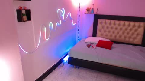 Snapshot of shiny_ela_ chatting on 03/15/26, 01:50 Ela 3 online show from 03/15/26, 01:50