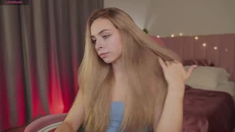 Julia online show from 09/22/25, 05:53