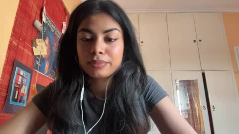 Snapshot of shirleendurrah chatting on 04/04/26, 02:14 Karin online show from 04/04/26, 02:14