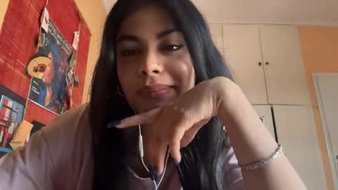 Snapshot of shirleendurrah chatting on 04/05/26, 10:56 Karin online show from 04/05/26, 10:56