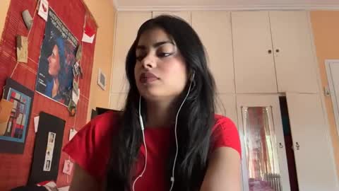 Snapshot of shirleendurrah chatting on 04/16/26, 08:48 Karin online show from 04/16/26, 08:48