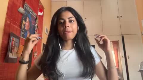 Snapshot of shirleendurrah chatting on 04/18/26, 10:19 Karin online show from 04/18/26, 10:19