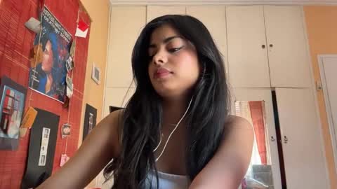 Snapshot of shirleendurrah chatting on 04/19/26, 08:13 Karin online show from 04/19/26, 08:13