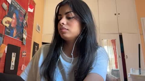 Snapshot of shirleendurrah chatting on 04/30/26, 08:20 Karin online show from 04/30/26, 08:20