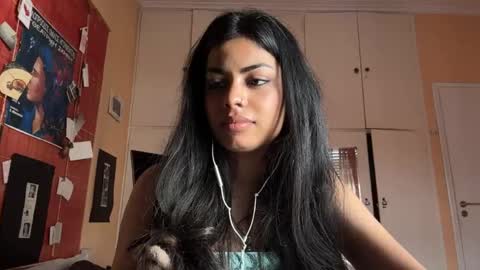 Snapshot of shirleendurrah chatting on 05/11/26, 02:45 Karin online show from 05/11/26, 02:45