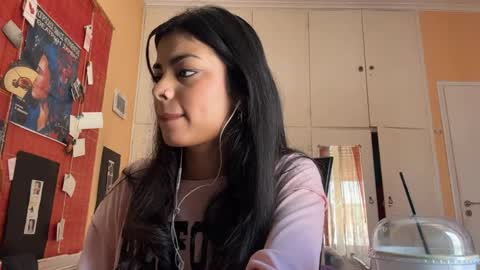 Snapshot of shirleendurrah chatting on 05/12/26, 08:44 Karin online show from 05/12/26, 08:44