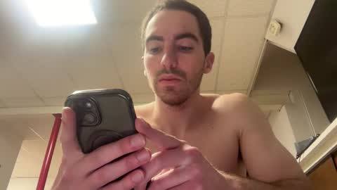 Snapshot of shirtlesshunk15 chatting on 02/17/26, 08:33 shirtlesshunk15 online show from 02/17/26, 08:33