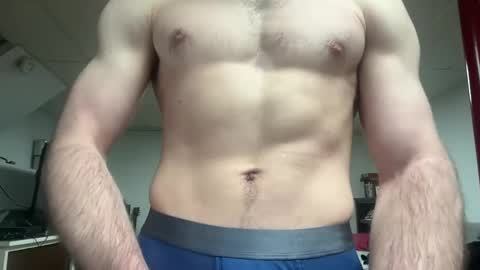 Snapshot of shirtlesshunk15 chatting on 02/20/26, 07:10 shirtlesshunk15 online show from 02/20/26, 07:10