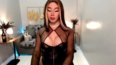 WET AND WILD YHANNA online show from 03/08/25, 10:00