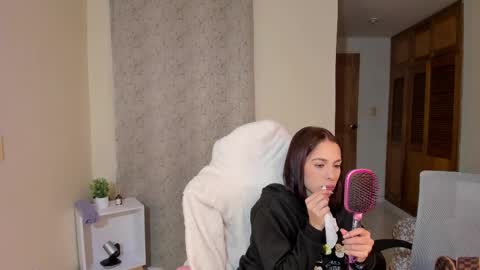  kendal  online show from 02/11/25, 07:48