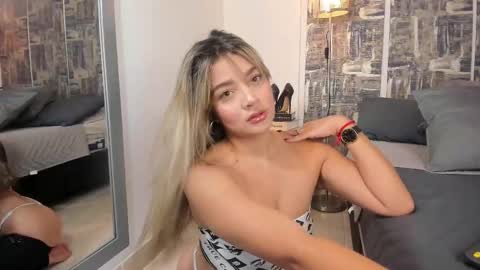 SHOFIA online show from 10/17/25, 04:53
