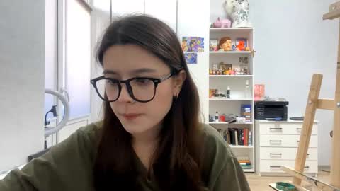 Marie online show from 03/12/26, 12:11