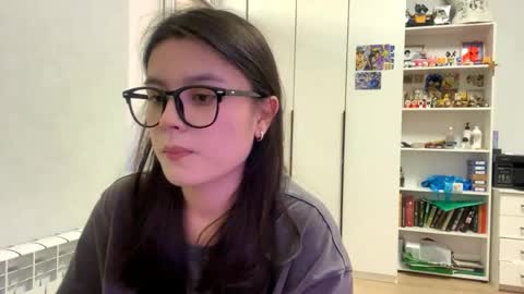 Snapshot of shontagrabowski chatting on 05/03/26, 02:23 Marie online show from 05/03/26, 02:23